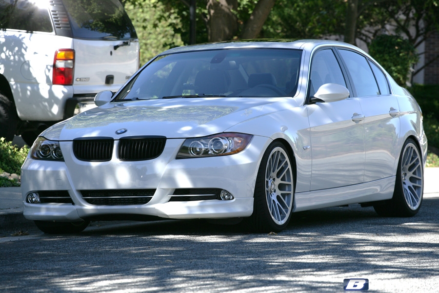 look like themnot a 135but it is a 335i At least the car is white