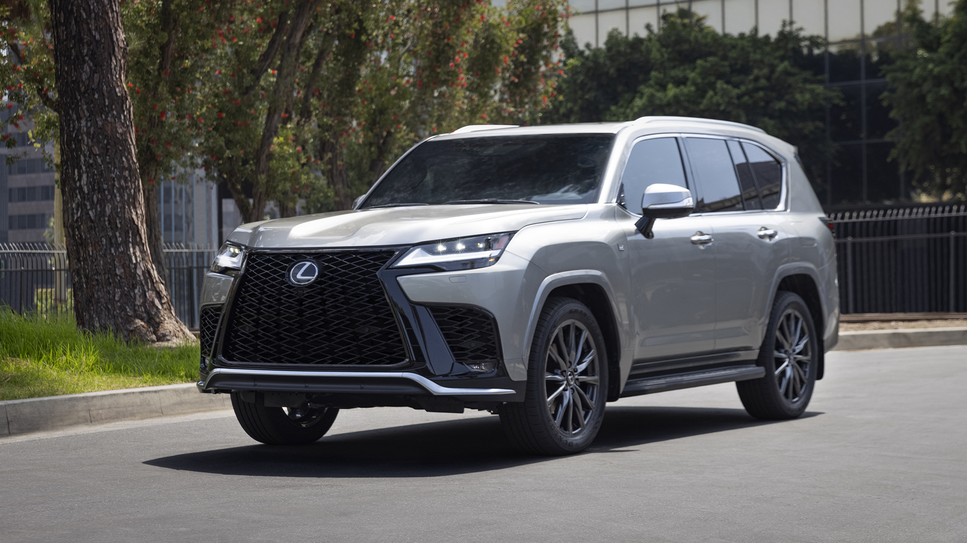 Name:  lexus-lx_100810340_h.jpg
Views: 1506
Size:  1.31 MB