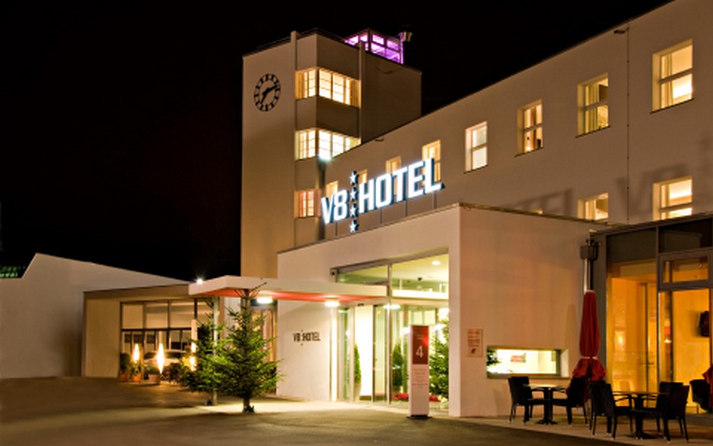 Name:  STR-V8-Hotel-480.jpg
Views: 6675
Size:  97.4 KB