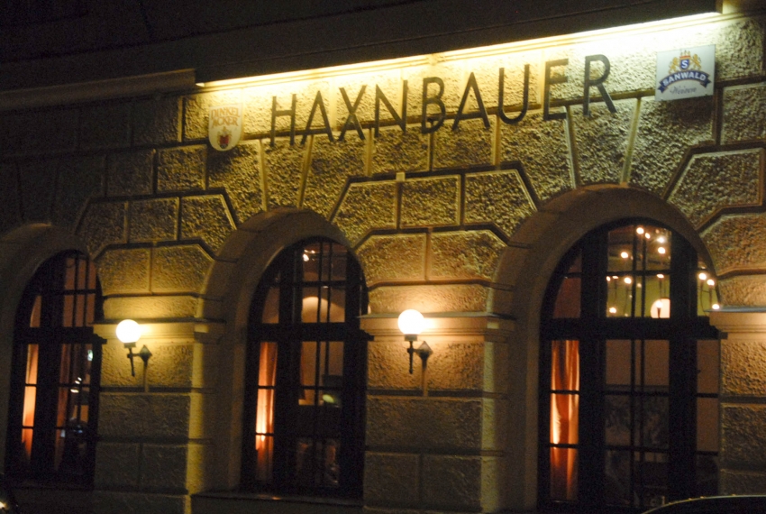 Name:  Haxnbauer im Scholastikahaus .jpg
Views: 11979
Size:  412.3 KB