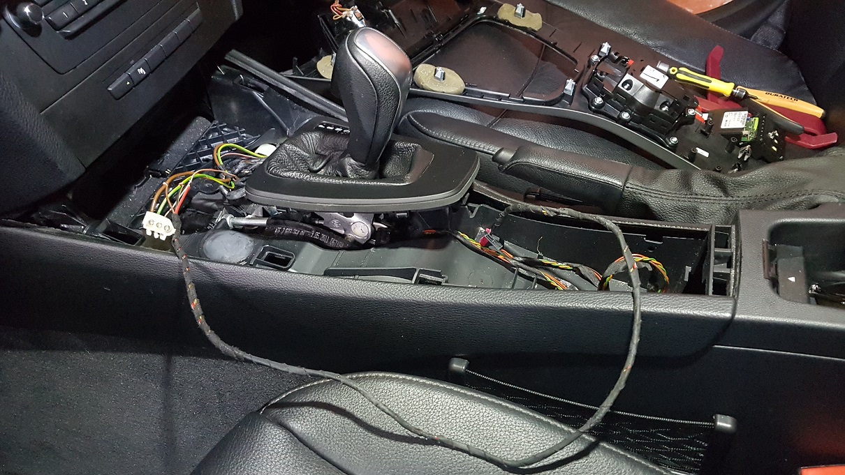 Name:  Open center console.jpg
Views: 159
Size:  394.0 KB