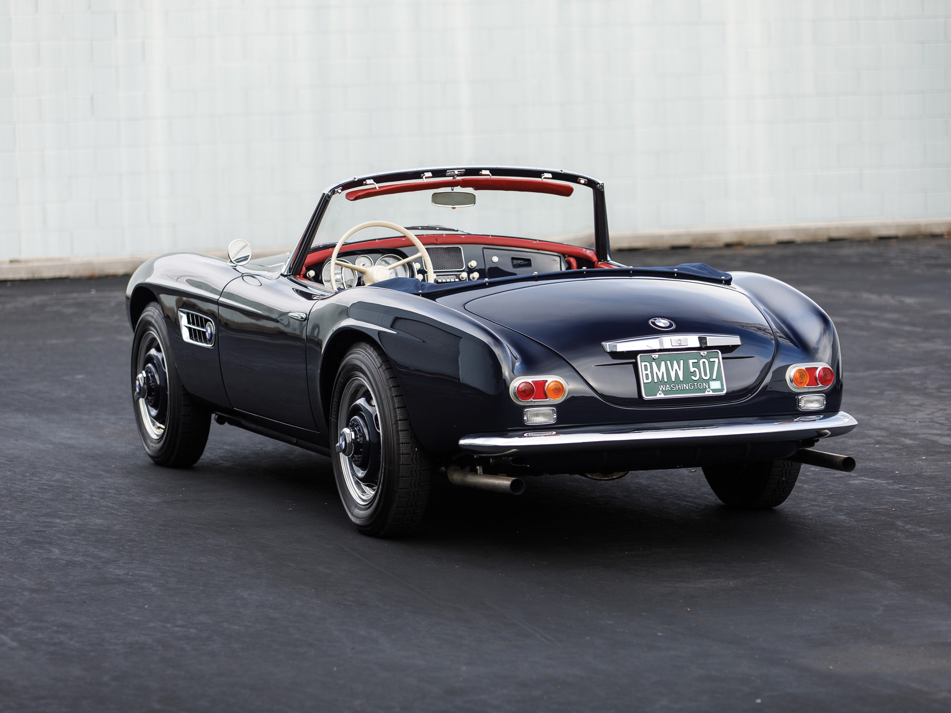 Name:  1958 BMW 507 Roadster S2 70157 RM Arizona 2019-33.jpg
Views: 3418
Size:  357.1 KB