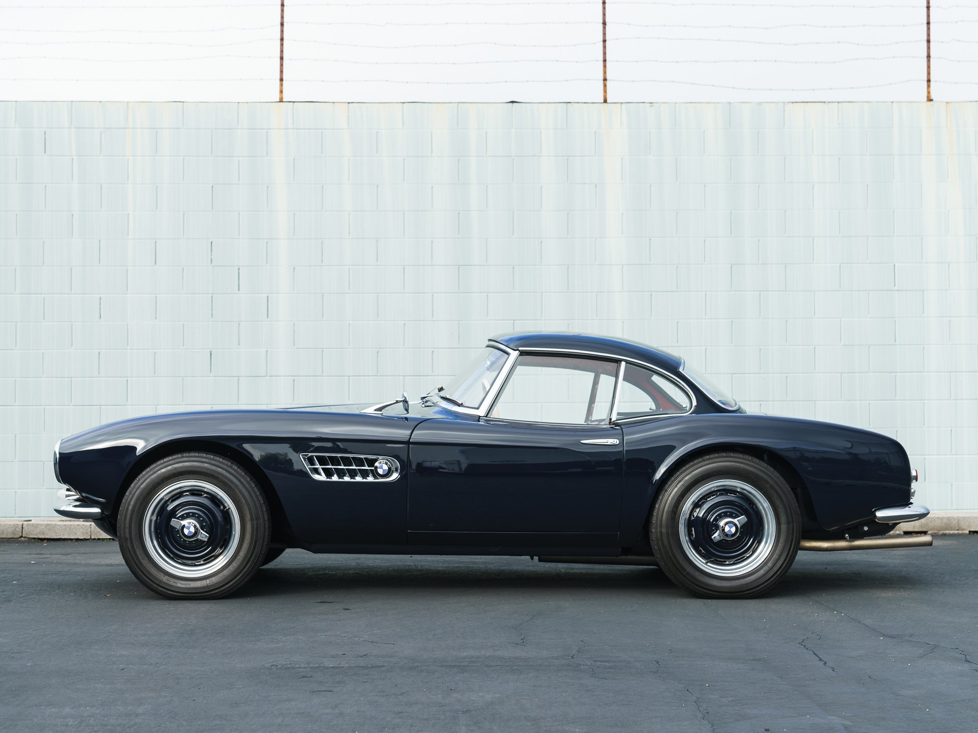 Name:  1958 BMW 507 Roadster S2 70157 RM Arizona 2019-34.jpg
Views: 3446
Size:  354.7 KB