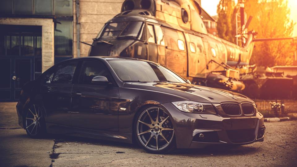 Name:  bmw1wheels.jpg
Views: 744
Size:  70.9 KB