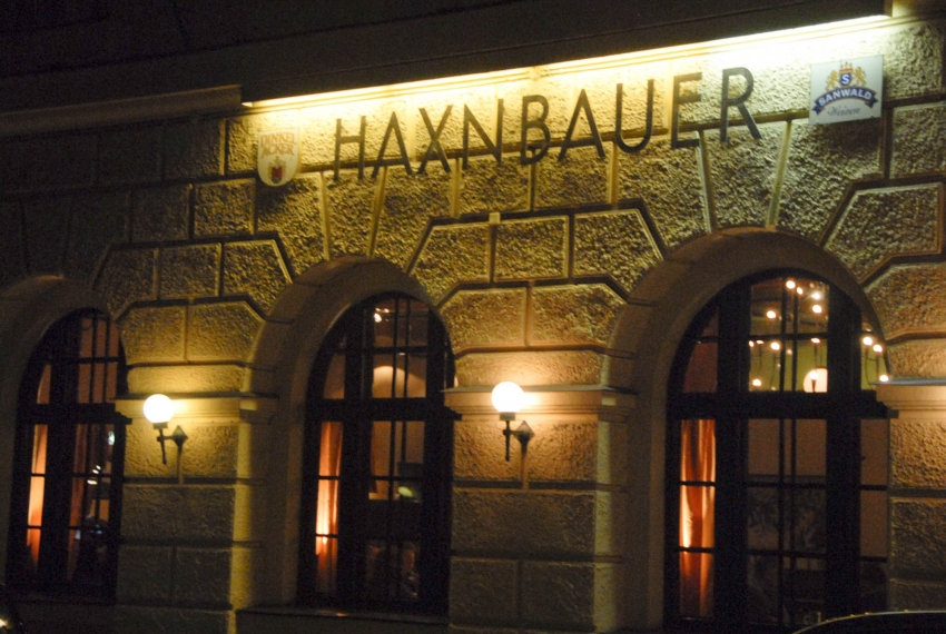 Name:  Haxnbauer im Scholastikahaus .jpg
Views: 191
Size:  412.3 KB