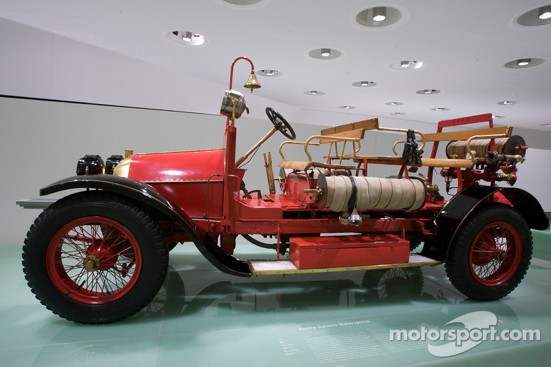 Name:  Fire Truck  automotive-visit-of-the-porsche-museum-zuffenhausen-germany-2009-1912-austro-daimler.jpg
Views: 431
Size:  149.5 KB