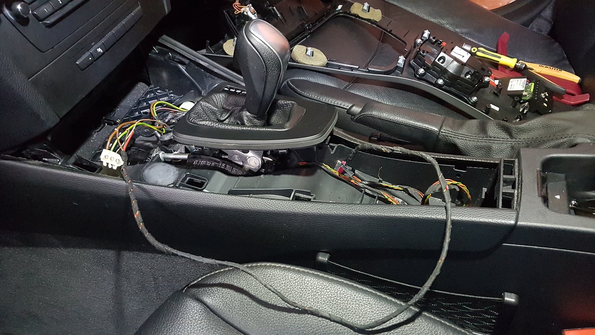 Name:  Open center console.jpg
Views: 161
Size:  394.0 KB