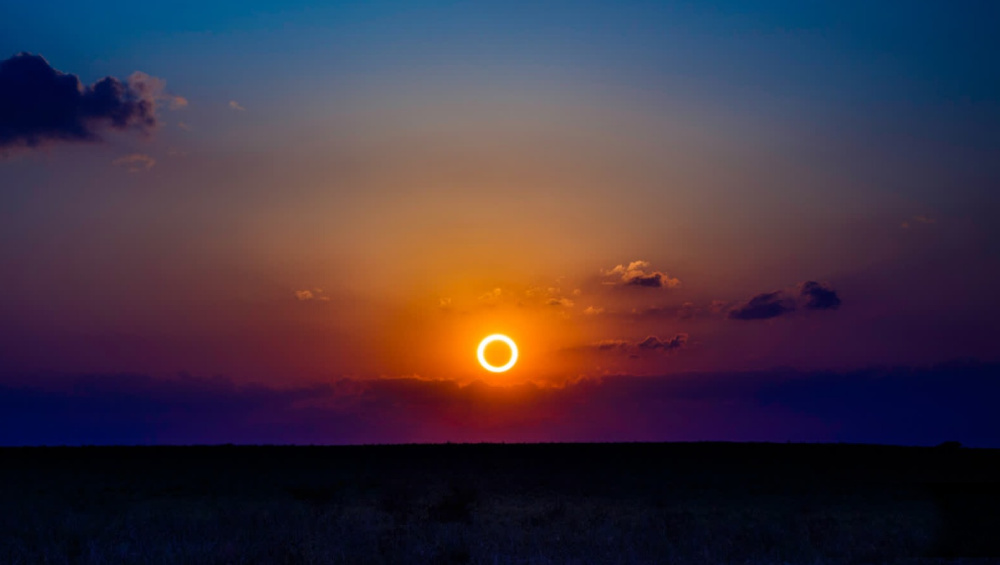 Name:  Eclipse..jpg
Views: 110
Size:  95.2 KB