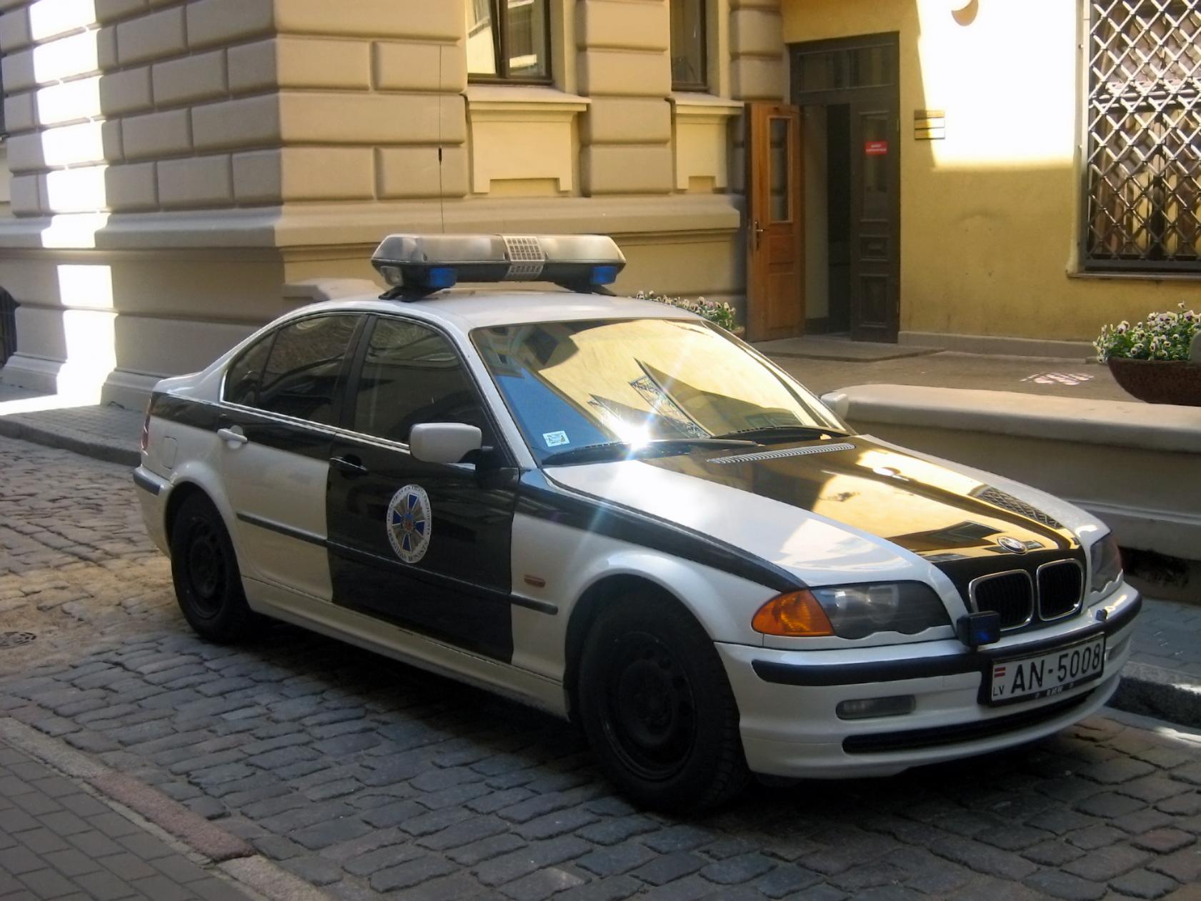 Name:  bmw cop car5.jpg
Views: 1452
Size:  205.6 KB