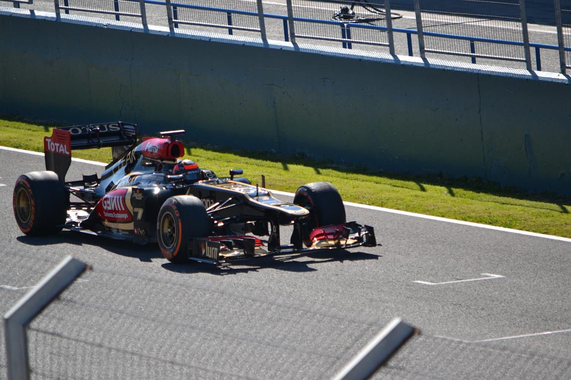 Name:  F1 Testing 2013 067 - Copy.JPG
Views: 1499
Size:  182.8 KB