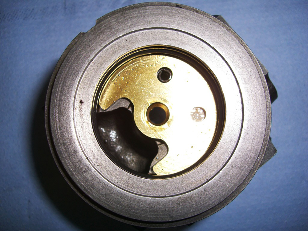 Name:  bearing housing with thrust bearing (not too much wear in there!).JPG
Views: 1665
Size:  567.7 KB