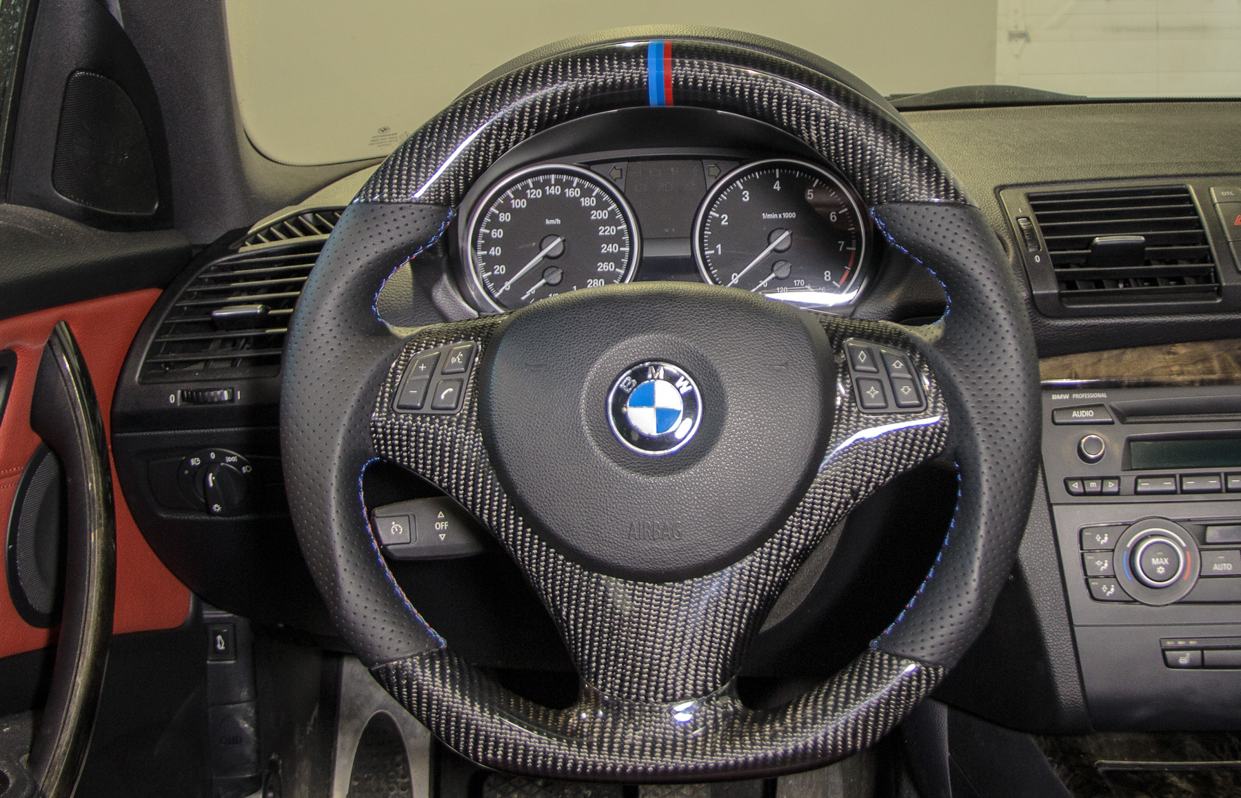Name:  BMW-E92-cf-steering-wheel-5.jpg
Views: 3837
Size:  753.2 KB