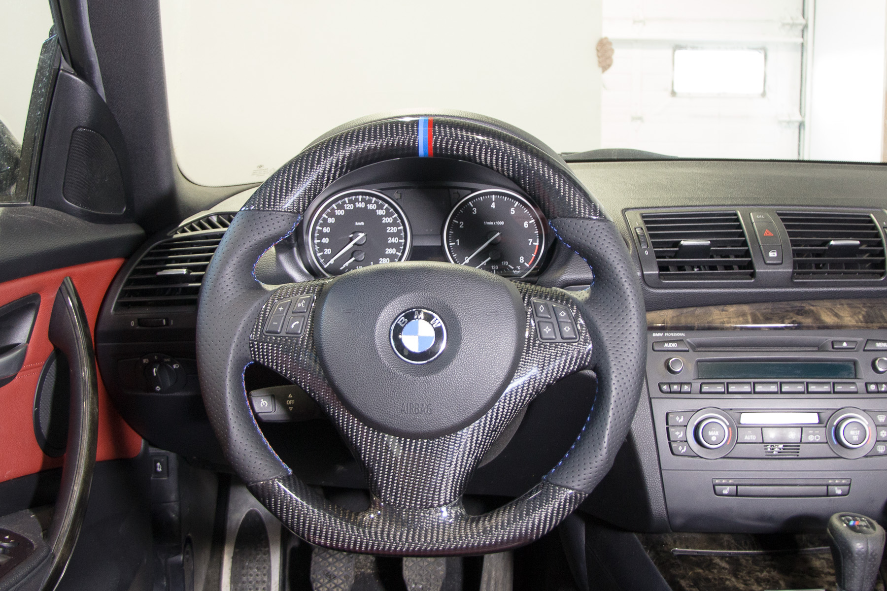 Name:  BMW-E92-cf-steering-wheel-4.jpg
Views: 2620
Size:  677.7 KB