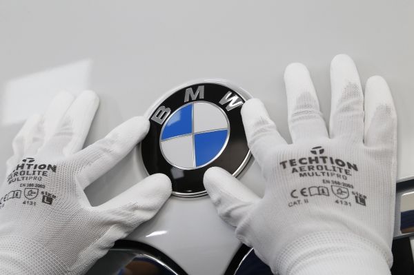 Name:  P90388651_lowRes_bmw-group-plant-chen.jpg
Views: 1942
Size:  28.4 KB